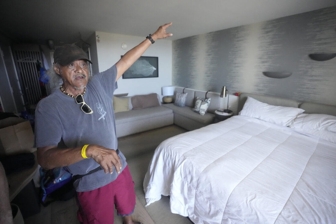 Hawaiian churches offer prayers for the dead and missing after